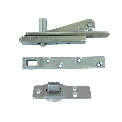 Heavy duty center pivot door assembly 