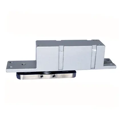 Pneumatic bottom door closer, adjustable base plate 